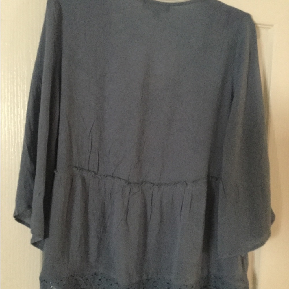 NWT Embroidered top - Picture 3 of 3